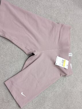 Nike Women Mauve Bike Shorts - Dri-FIT Comfort